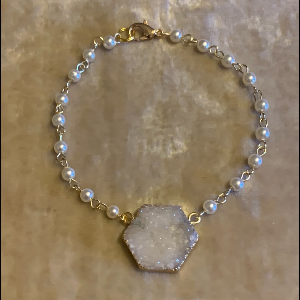 Hand Crafted Natural Druzy Quartz Hexagon Pendant with Gold Link Pearl Bracelet